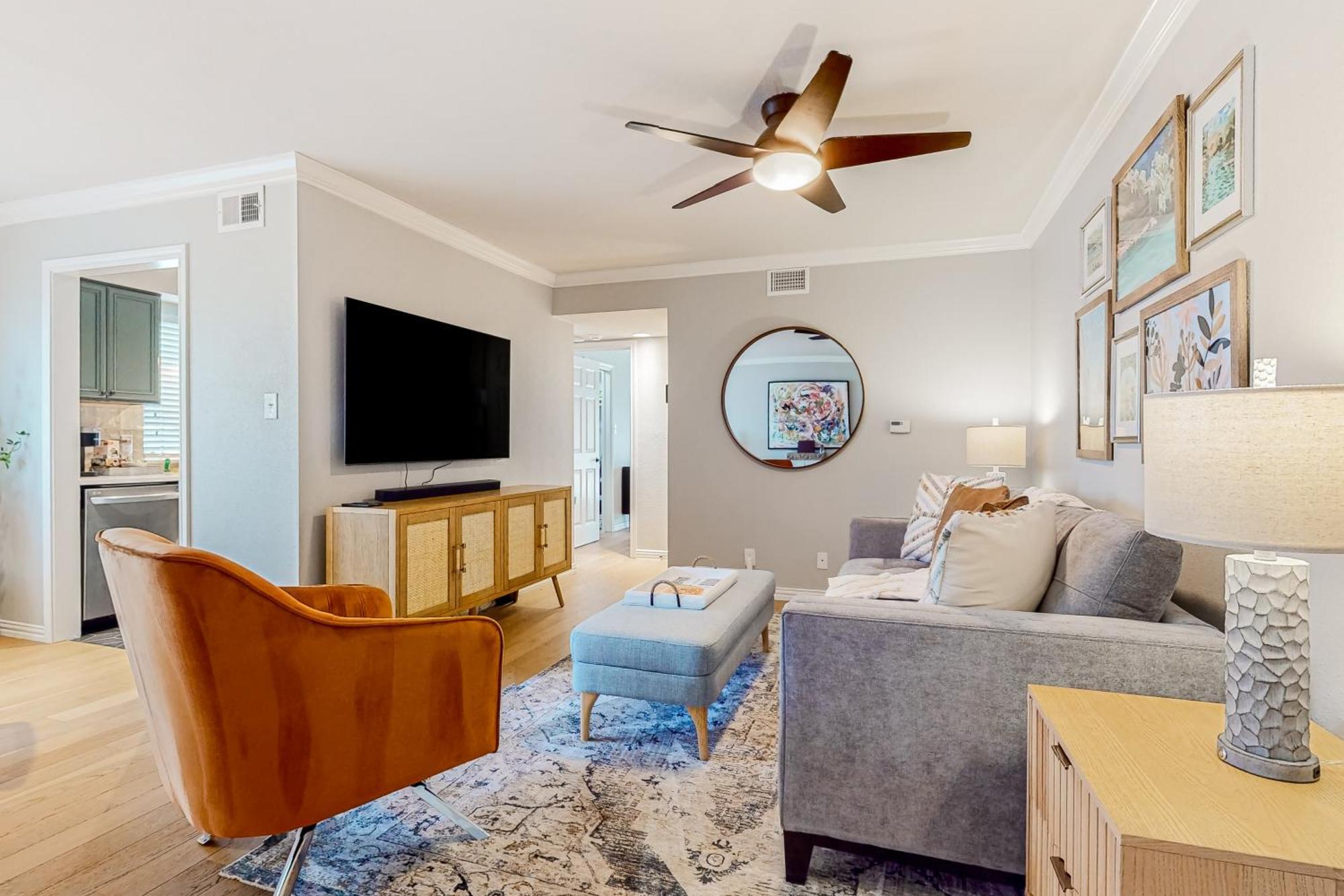A Painting Of Austin Apartment Exterior photo